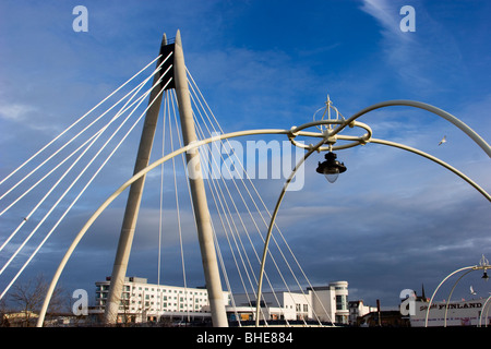 Marine Way Bridge à partir de la jetée de Southport avec l'hôtel Ramada à l'arrière-plan. Banque D'Images