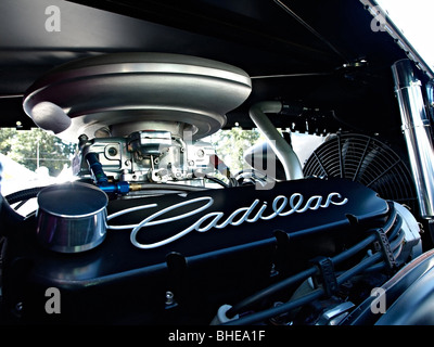 Image du moteur d'une voiture sur mesure, au format paysage. Banque D'Images