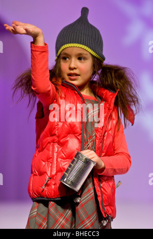 Défilé de mode pour enfants à Copenhague International Fashion Fair fashion, show, vêtements, défilé de mode, modèle, fille, présentation, chil Banque D'Images