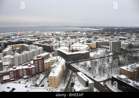 Vue à vol d'oiseau de la ville de Tallinn le Swissotel Tallinn en Estonie, la tour. Banque D'Images