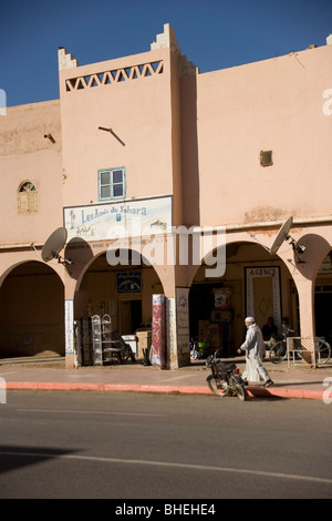 Boutique et scène de rue à Zagora au Maroc central Banque D'Images