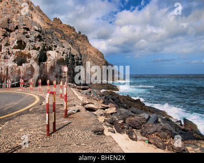 Cala del integrale et Le Cap de San Andrés, à Playa de Las Teresitas, Tenerife (Canaries, Espagne) Banque D'Images