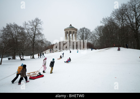 La Luge Dans Le Jardin Anglais Munich Allemagne Photo Stock Alamy