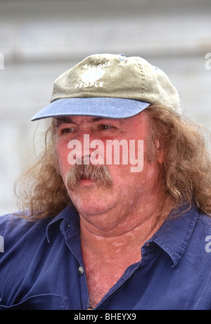 Le chanteur David Crosby joue de la guitare à l'extérieur du Capitole au cours de la Journée nationale d'action pour le Tibet à Washington DC Banque D'Images