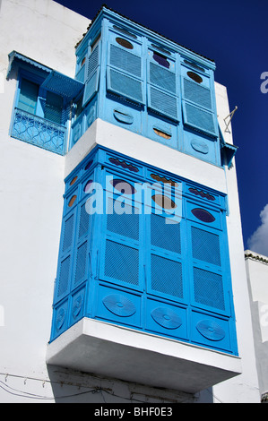 En Moucharabieh traditionnel, Sidi Bou Saïd, Tunis, Tunisie Gouvernorat Banque D'Images