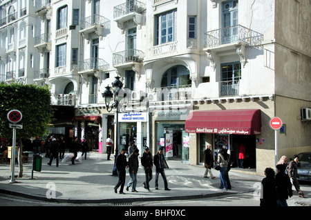 Boutiques et restaurants, l'Avenue Habib Bourguiba, Tunis, Tunis, Tunisie Gouvernorat Banque D'Images