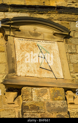 Gros plan sur le mur de l'église St Mary's Whitby North Yorkshire Angleterre Royaume-Uni GB Grande-Bretagne Banque D'Images