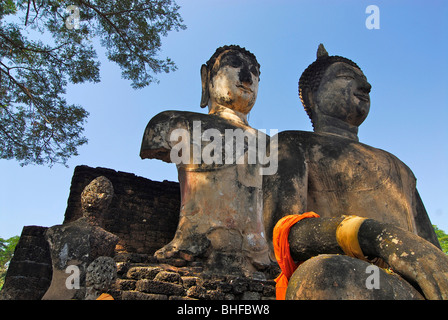 Bouddhas assis à Wat Phra Si Rattana Mahatat, Si Satchanalai Chalieng Historical Park, Sukothai, Thailande, Asie Banque D'Images