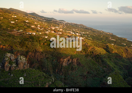 Viewpoiint, vue de l'ermitage de San Bartolomé, la Galga, côte est et village, Los Galguitos, sunrise, Réserve de biosphère de l'UNESCO Banque D'Images