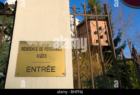 Maison de retraite et pigeonnier, Puteaux. Près de Paris, France, Europe Banque D'Images