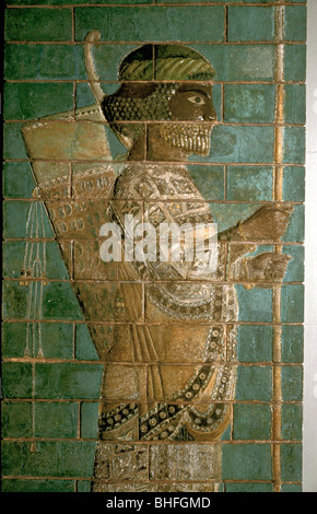 Détail d'un relief montrant un archer de la Garde royale, le palais de Darius I, Susa, c500 BC. Artiste : Inconnu Banque D'Images