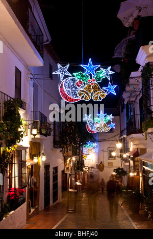 Les lumières de Noël dans la vieille ville de Marbella - Andalousie, Espagne Banque D'Images