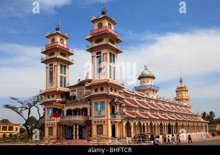 Vietnam, Tay Ninh, grand temple de Cao Dai Banque D'Images