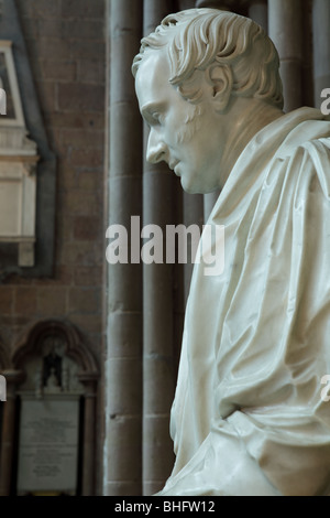 Aspect de côté une partie de la sculpture de Chantrey de Henry Dudley Ryder,situé dans la Cathédrale de Lichfield dans le Staffordshire, Angleterre. Banque D'Images