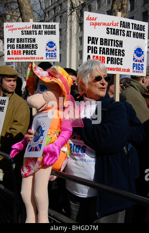 Les éleveurs de porcs de la protestation contre l'importation illégale Banque D'Images