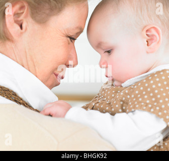 Grand-mère et bébé Banque D'Images