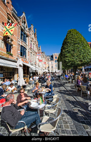 Café à la Oude Markt, à Leuven, Belgique, Europe Banque D'Images