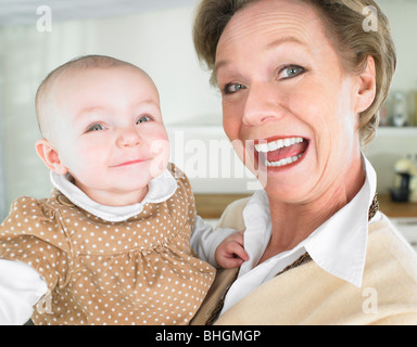 Grand-mère et bébé Banque D'Images