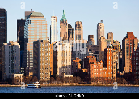 NY Waterways Ferry dans l'Hudson River, New York City Banque D'Images