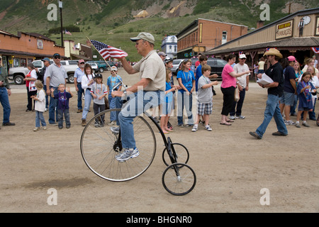 Petite ville parade sur la quatrième de juillet dans la ville de montagne de Silverton, Colorado. Banque D'Images