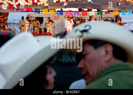 Mariachi Band à Plaza Garibaldi lors de fête de la Saint Cecilia dans Plaza Garibaldi Mexico City Banque D'Images