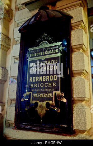 Fenêtre d'une boulangerie dans le centre de Vienne Autriche Banque D'Images