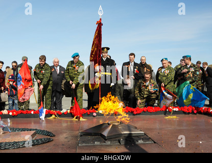 La célébration du Jour de la victoire. Mémorial aux défenseurs de la région arctique soviétique pendant la Grande Guerre Patriotique ( ) DE LA DEUXIÈME GUERRE MONDIALE. Murmansk Banque D'Images