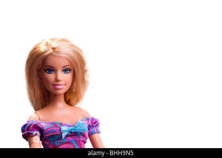 Poupée Barbie portrait assis avec des cheveux blonds et des yeux bleus Banque D'Images