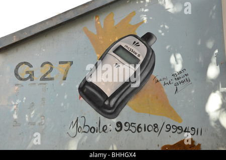 Grâce à l'aide à l'étranger il y a beaucoup d'antennes de téléphonie mobile en Gambie Banque D'Images