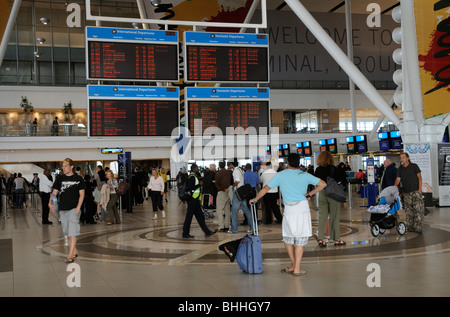 L'Aéroport International du Cap de l'intérieur de l'aérogare centrale départs nationaux et internationaux conseils scolaires Banque D'Images