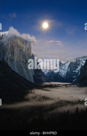 Lever de lune spectaculaire Yosemite National Park. Banque D'Images