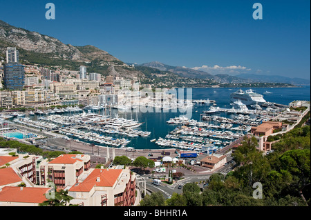 Vue sur Port Hercule et Monte Carlo, Monaco Banque D'Images