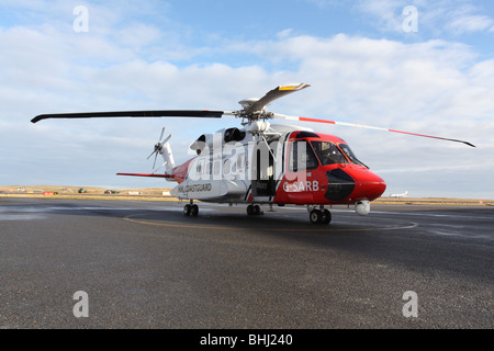 Hélicoptère Sikorsky S 92 utilisé par les garde-côtes britanniques de recherche et sauvetage, de l' établissement"Sumburgh basé au en Shetland, au large de la côte écossaise Banque D'Images