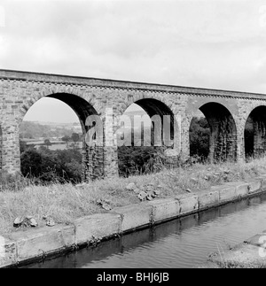 L'aqueduc et viaduc à Marple, Greater Manchester. Artiste : Eric de Maré Banque D'Images