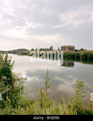 Casemate de la Tamise, près de Lechlade, Gloucestershire, 2000. Artiste : P Williams Banque D'Images