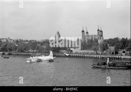 Short Sunderland BOAC flying boat dans le bassin de Londres, c1945-c1965. Artiste : SW Rawlings Banque D'Images