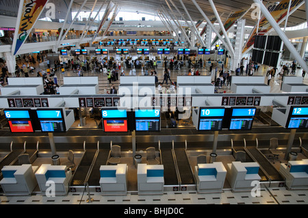 Compagnie aérienne vide vérifier dans un bureau de l'Aéroport International de Cape Town Central Terminal Passagers Bâtiment contrôle dans la zone des départs Banque D'Images