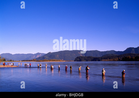 Fraser River, la vallée du Fraser, en Colombie-Britannique, British Columbia, Canada - Sport pêche pêcheurs pour le saumon, la pêche sportive Banque D'Images