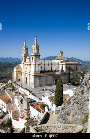 Église Olvera et campagne environnante, Olvera, Province de Cadix, Espagne Banque D'Images