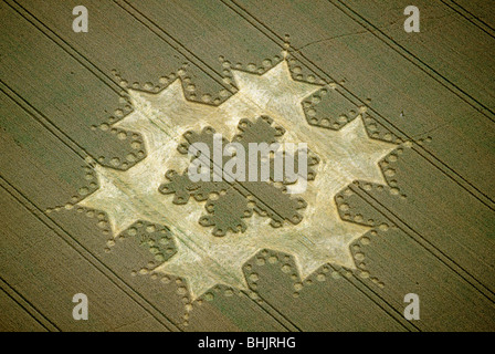 'Snowflake' crop circle, près de Alton Barnes, Wiltshire, 1997. Artiste : EH/RCHME photographe personnel Banque D'Images