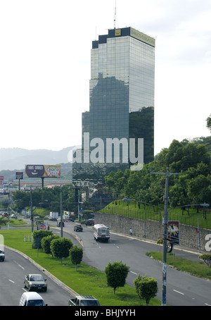 El Salvador. La ville de San Salvador. Proceres de Boulevard. Banque D'Images