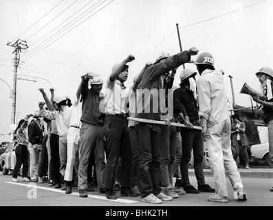 Géographie / voyages, Japon, politique, manifestations, étudiants manifestant contre la guerre au Vietnam, Tokyo, 1971, Banque D'Images