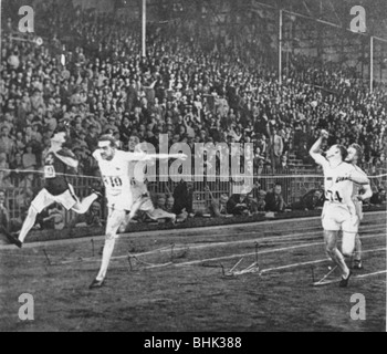 Harold Abrahams a gagné l'or aux Jeux Olympiques, Paris, 1924. Artiste : Inconnu Banque D'Images