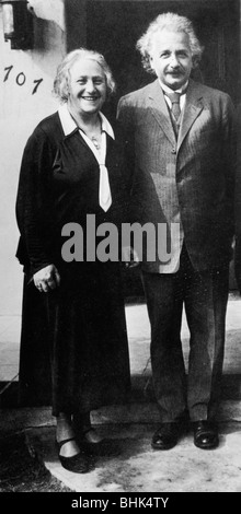 Albert Einstein (1879-1955) et Elsa Einstein. Artiste : Inconnu Banque D'Images