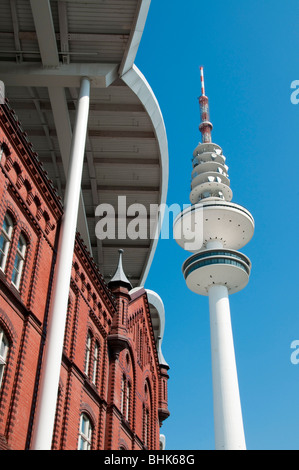 Fernsehturm und Messehallen, Hamburg, Deutschland | fair hall et tour de la télévision de Berlin, Hambourg, Allemagne Banque D'Images