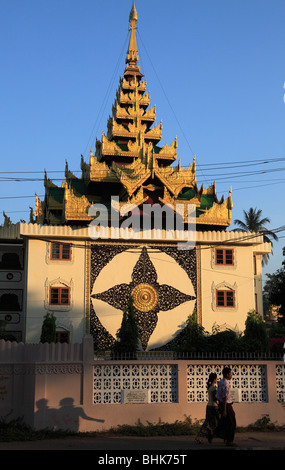 Myanmar Birmanie Yangon Yangon Shwedagon historique historique monument bouddhiste religous Banque D'Images
