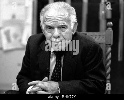 Yitzhak Shamir, Premier Ministre israélien, à Mill Hill Synagogue, Londres, 1994. Artiste : Sidney Harris Banque D'Images