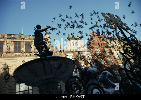 Gdansk. La Pologne. Fontaine de Neptune sur la vieille ville de marché. Banque D'Images