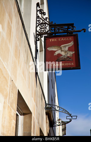 L'Eagle Pub Cambridge. Ouvert en 1667. En 1953, Crick et Watson, a annoncé dans la pub qu'ils 'découvert le secret de la vie" à l'aide de la structure de l'ADN Banque D'Images