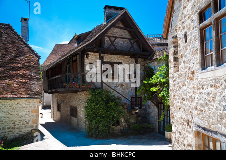 Scène de rue de maisons de Carennac Village, Dordogne, France Banque D'Images